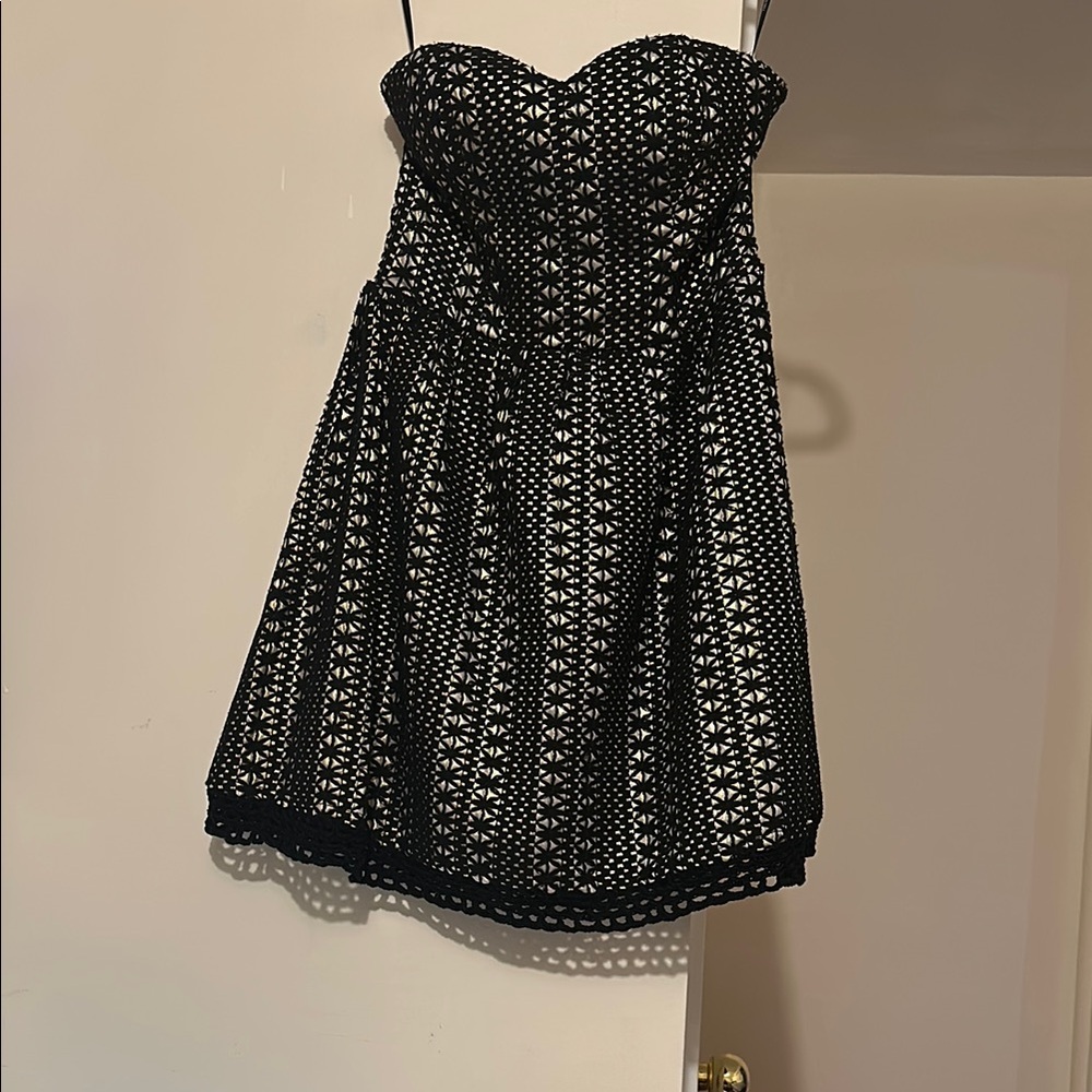 Forever 21 Black and Gold Strapless A-line Dress